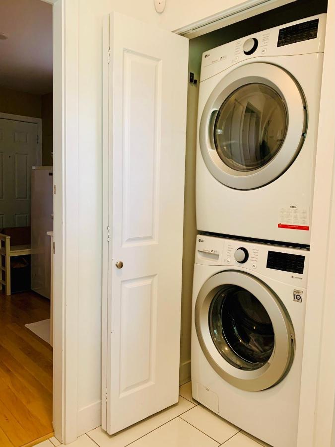 Private Guest Suite 10Mins To Downtown - King Bed - Bathtub - Free Parking Vancouver Dış mekan fotoğraf