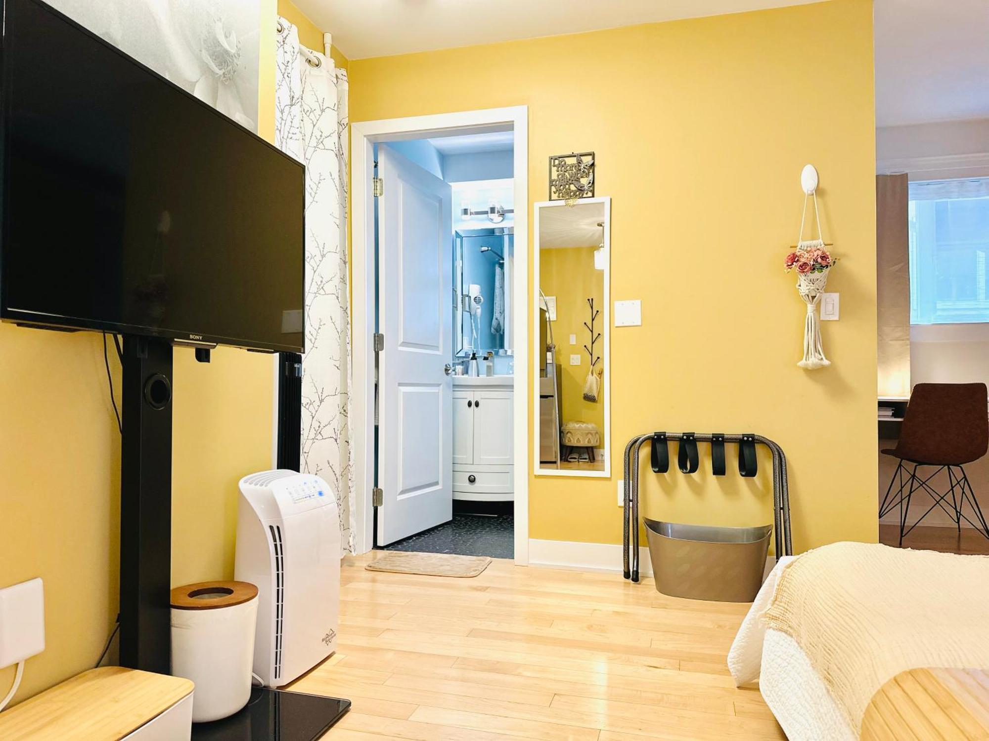 Private Guest Suite 10Mins To Downtown - King Bed - Bathtub - Free Parking Vancouver Dış mekan fotoğraf