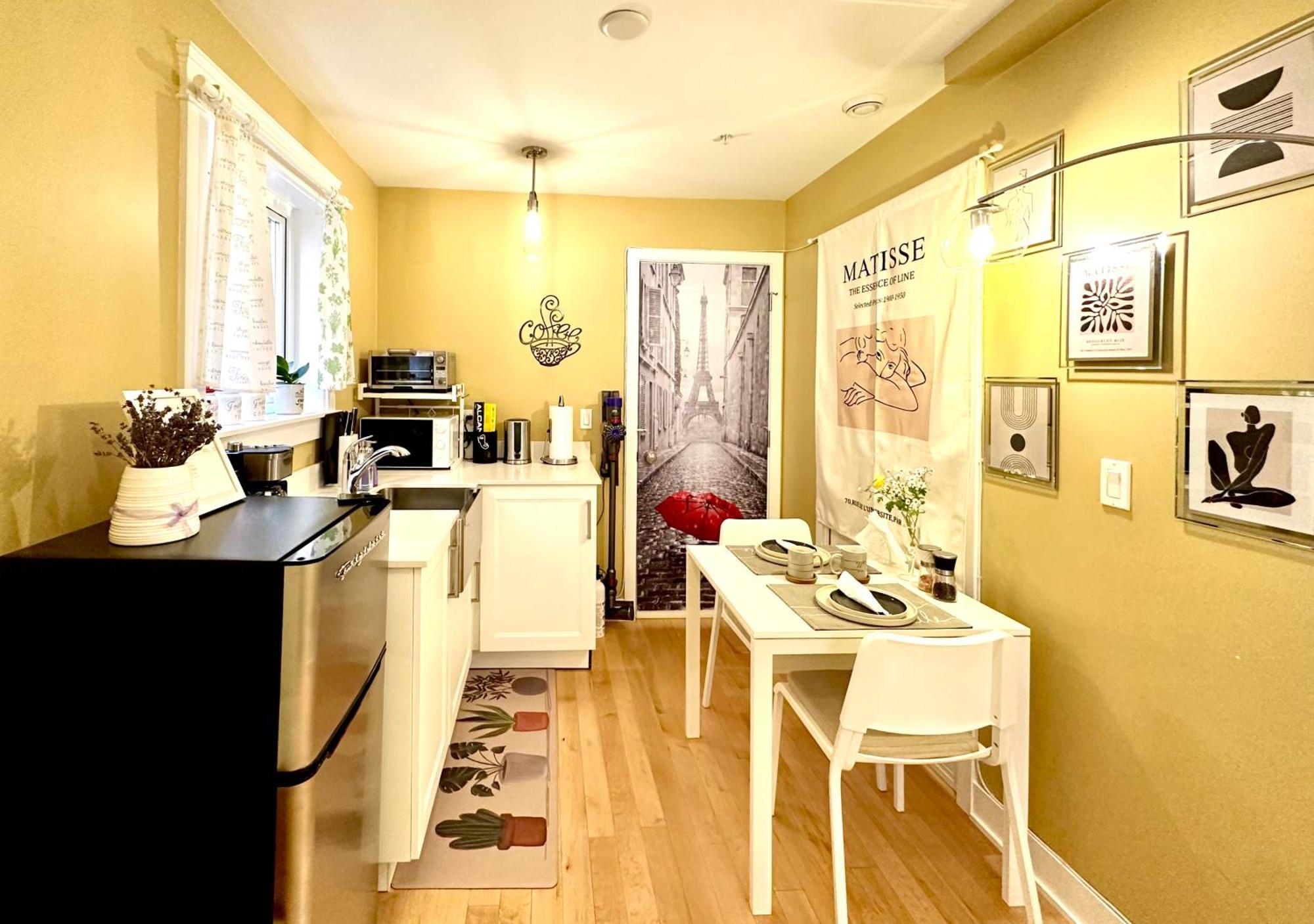 Private Guest Suite 10Mins To Downtown - King Bed - Bathtub - Free Parking Vancouver Dış mekan fotoğraf