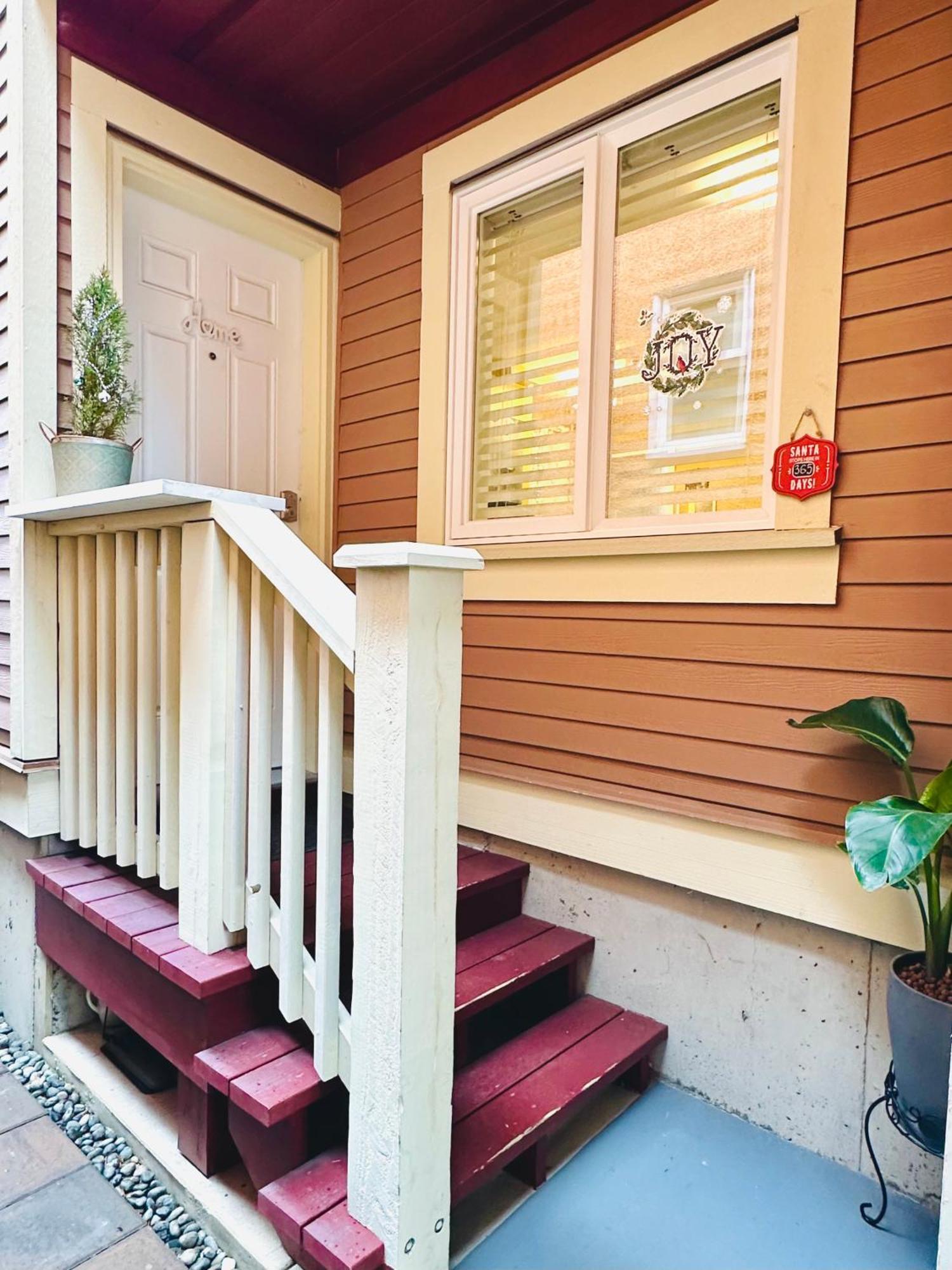 Private Guest Suite 10Mins To Downtown - King Bed - Bathtub - Free Parking Vancouver Dış mekan fotoğraf